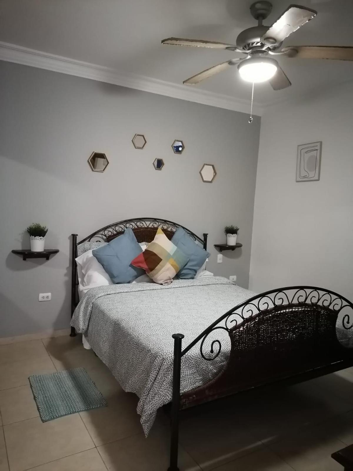 To Little Away From El Conde ,Museums, Parks In The Colonia Zone Apartment Санто Доминго Екстериор снимка